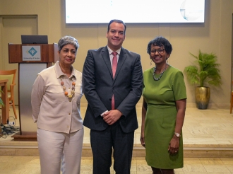 Minister Wever a presenta na Workshop riba Economics of Mutuality