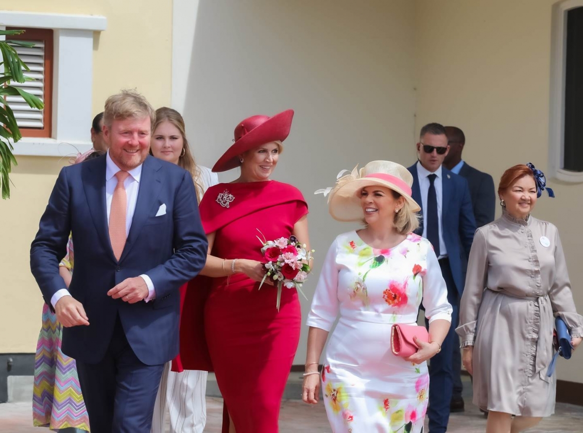 Prome Minister a felicita Rey willem Alexander riba su fecha natal