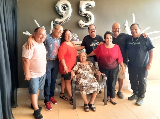 Celebrando e di 95 cumpleaño di Pepeja