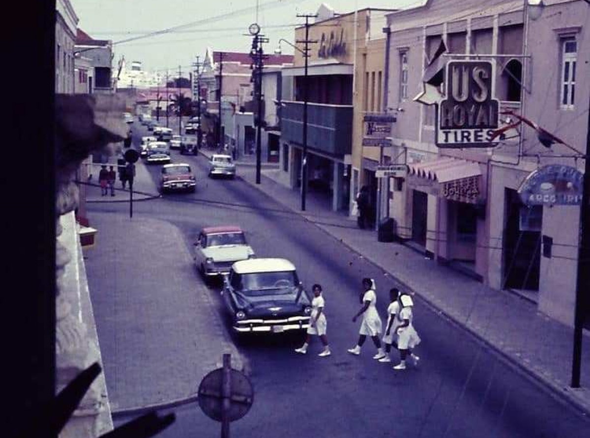 Un bista den Nassaustraat den añanan 70