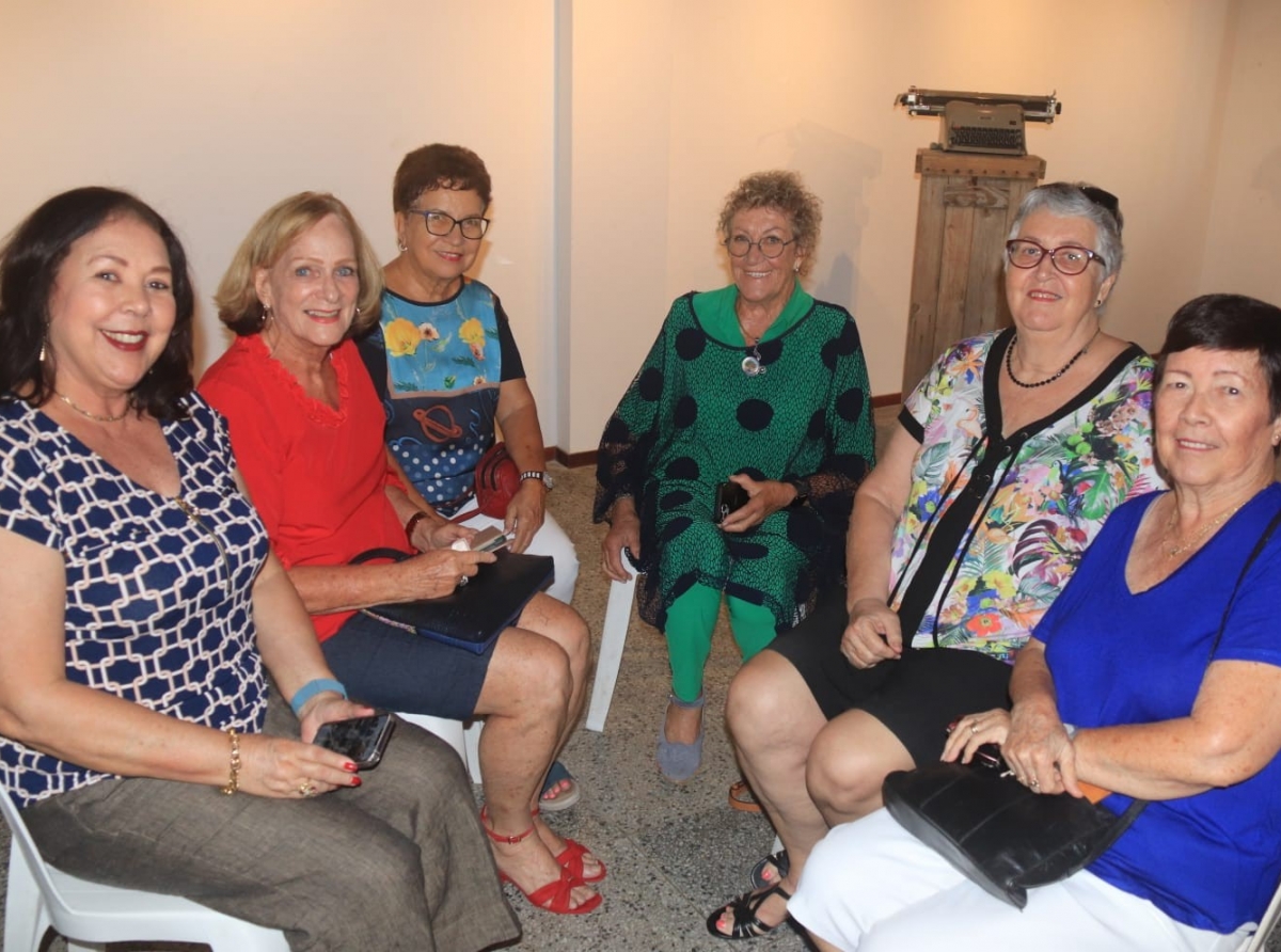 Presentacion di bukinan di autora Adelaida Ponson-Arends