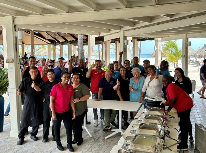 Manchebo Beach Resort a yuda Club Kibrahacha celebra Dia di Mama