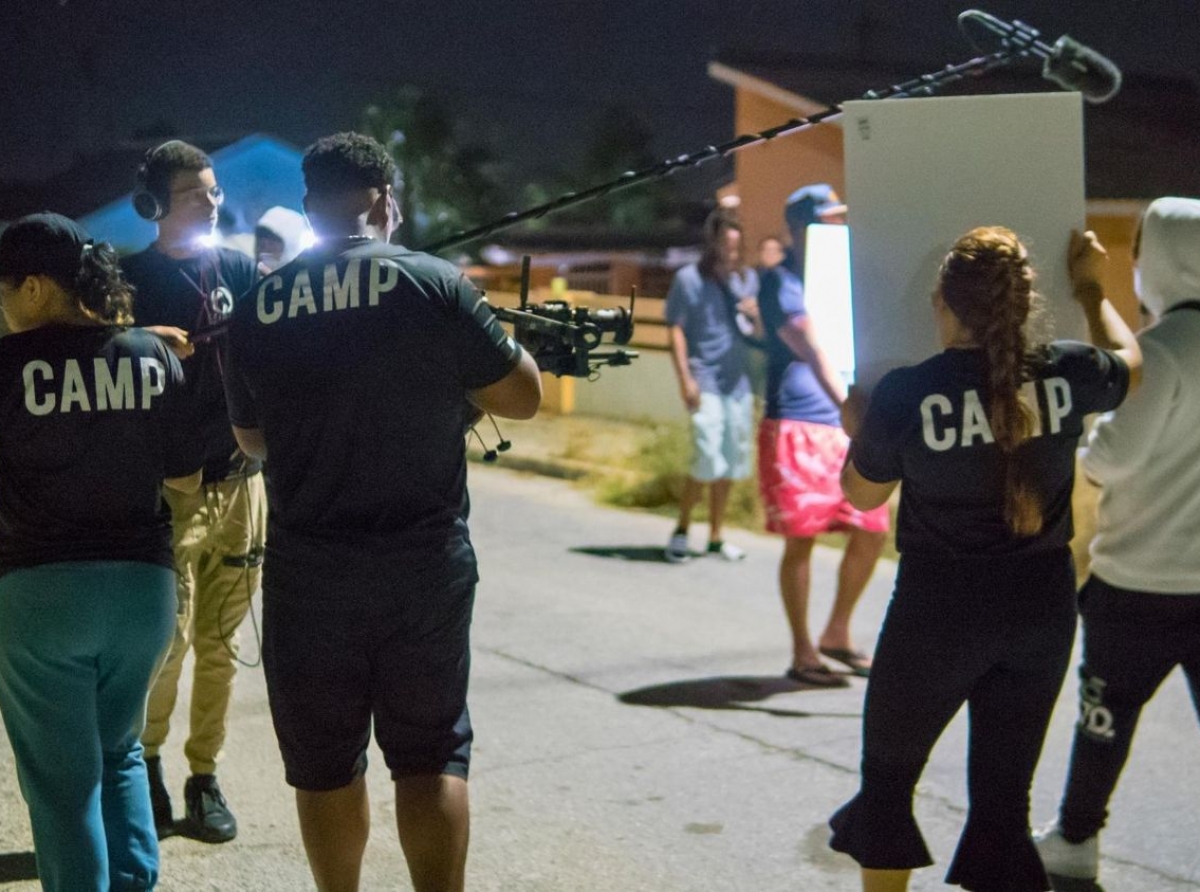 Team local di produccion di cine lo trata diferente situacion di bida real den nan siguiente shortfilm "Camp"