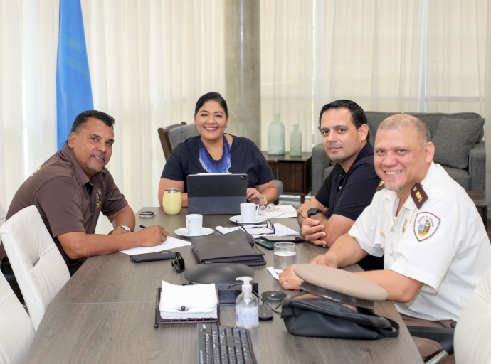 Ministro a reuni cu sindicatonan SADA y TOPA pa busca solucion