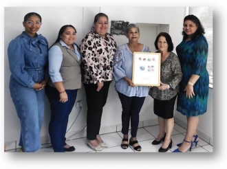 Fundacion Lanta Papiamento a ricibi reconocimento special di Post Aruba N.V.