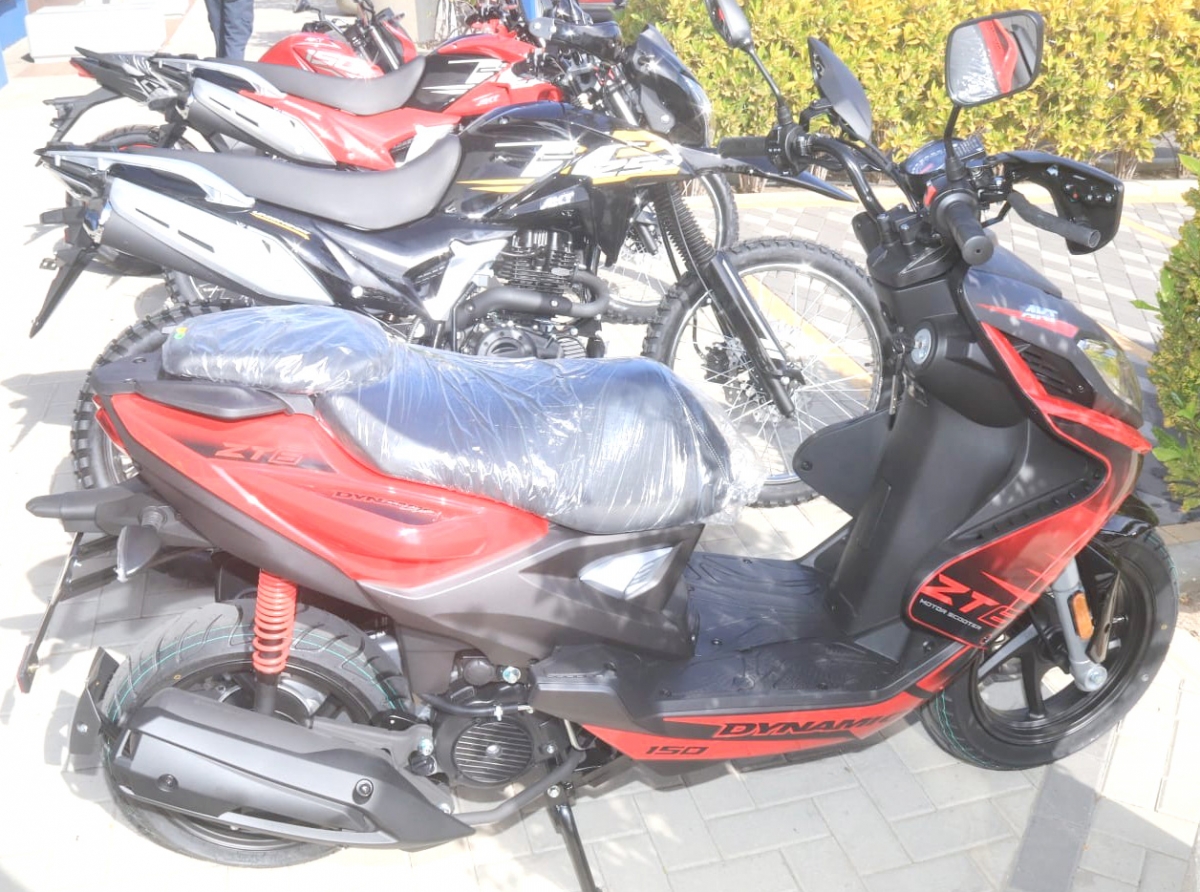 AMC Unicon a lanza linea nobo di motorcycle AKT pa Aruba