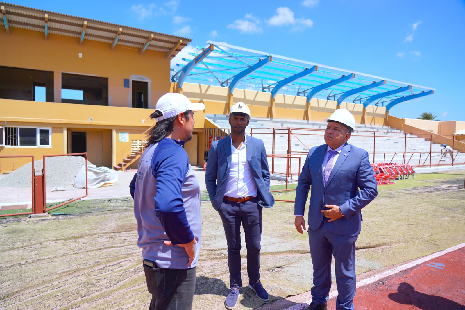 Oficial di FIFA ta contento con renobacion di Stadion na Dakota ta bayendo