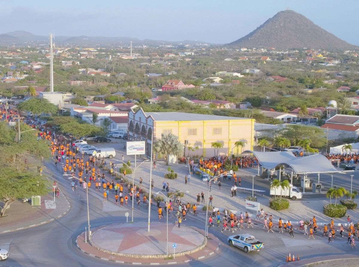 Aruba Aruba Bank ta clausura e di 17 Walk & Run sumamente exitoso cu presentacion di Youth Xtreme