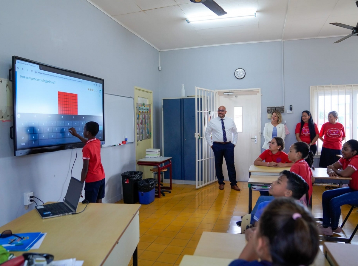 Colegio Bon Bini ta mirando cambio positivo cerca alumnonan di lesnan interactivo