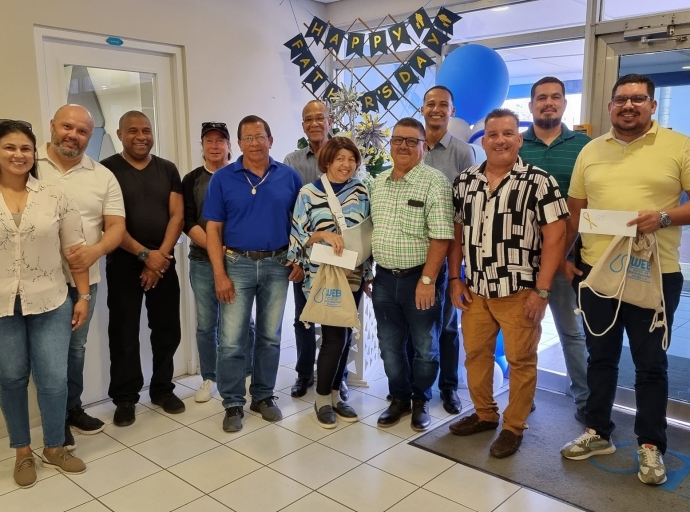 WEB Aruba NV a sorprende diez tata cliente na un manera special