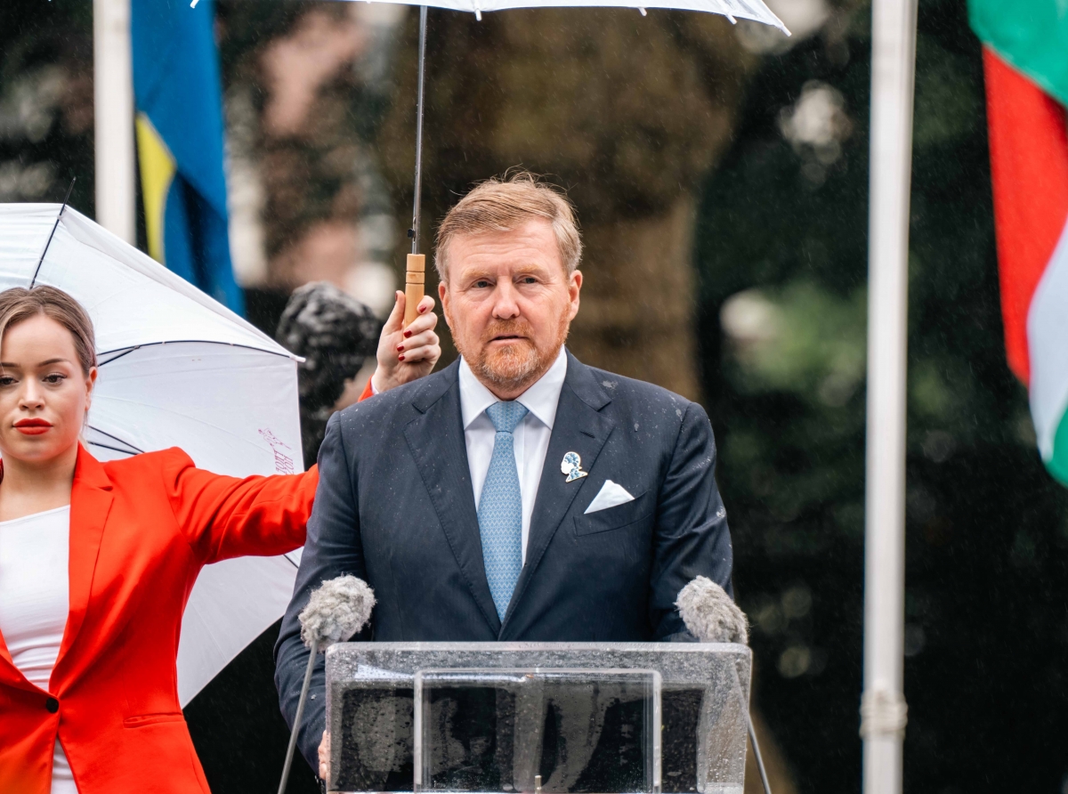 Rey Willem Alexander no unicamente a pidi despensa, pero tambe a pidi pordon pa su antepasadonan cu no a lucha contra di e sistema di sclavitud