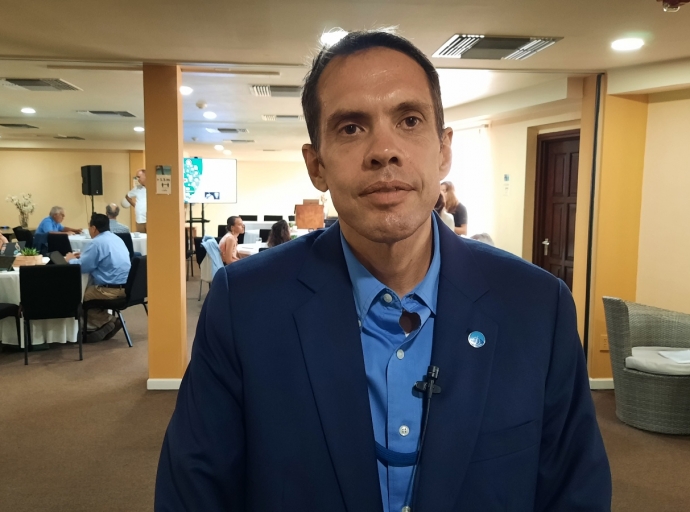 Mark Oduber a participa den e Asamblea General Oceanografico na Paris