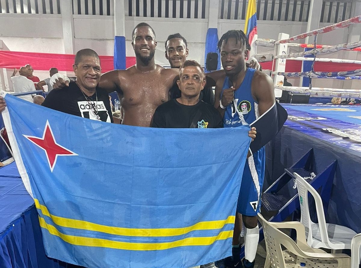 Gregory Raven a gana e Colombiano Eyder Luna, y a pone Aruba na halto