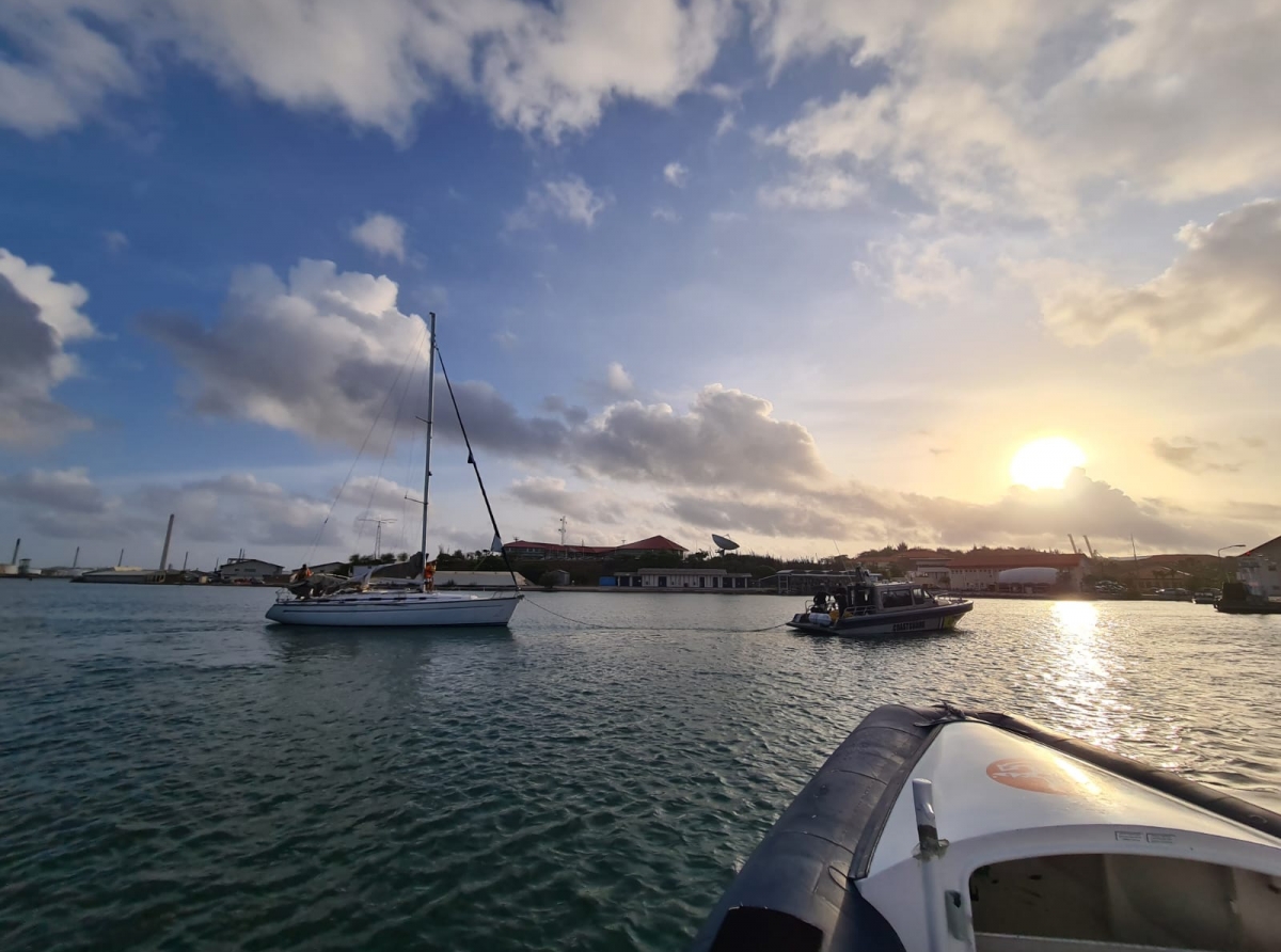 Boto cu a los na St. Lucia a drief te yega Curaçao