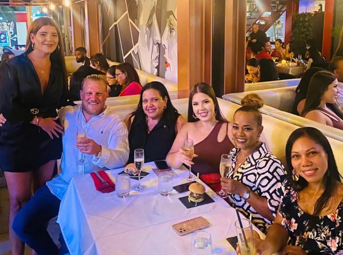 Ehecutivonan di turismo a cera conoci cu Chef Ricardo Niels di Bogart's Aruba