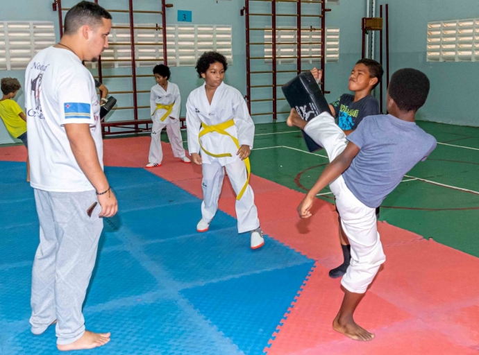 Master Eric Barry a bishita e training di Taekwondo Team Aruba