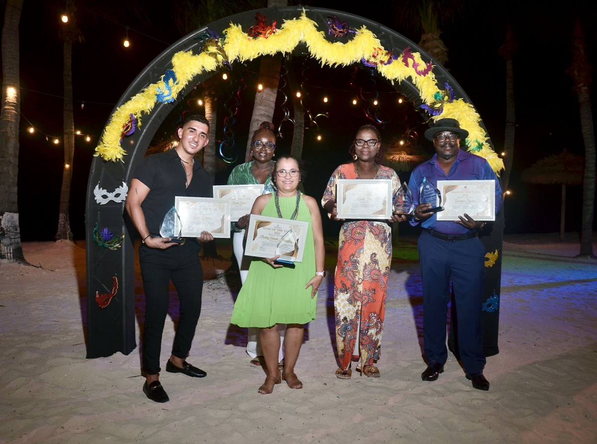 Renaissance Wind Creek Aruba Resort ta celebra nan exitoso "Team of the Year" na Renaissance Island