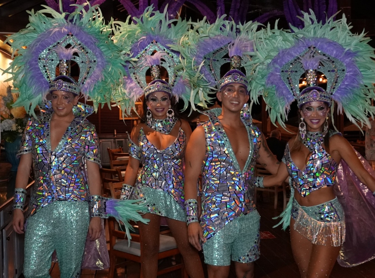 Dushi Carnival Group a corona reina y presenta nan trahe pa Carnaval 70