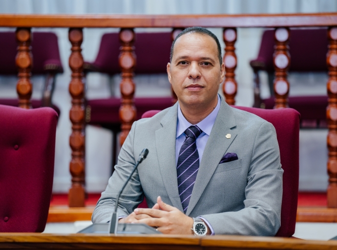 Parlamentario lider di Accion 21 kier entrega Aruba na Hulanda ‘cueste lo que cueste’