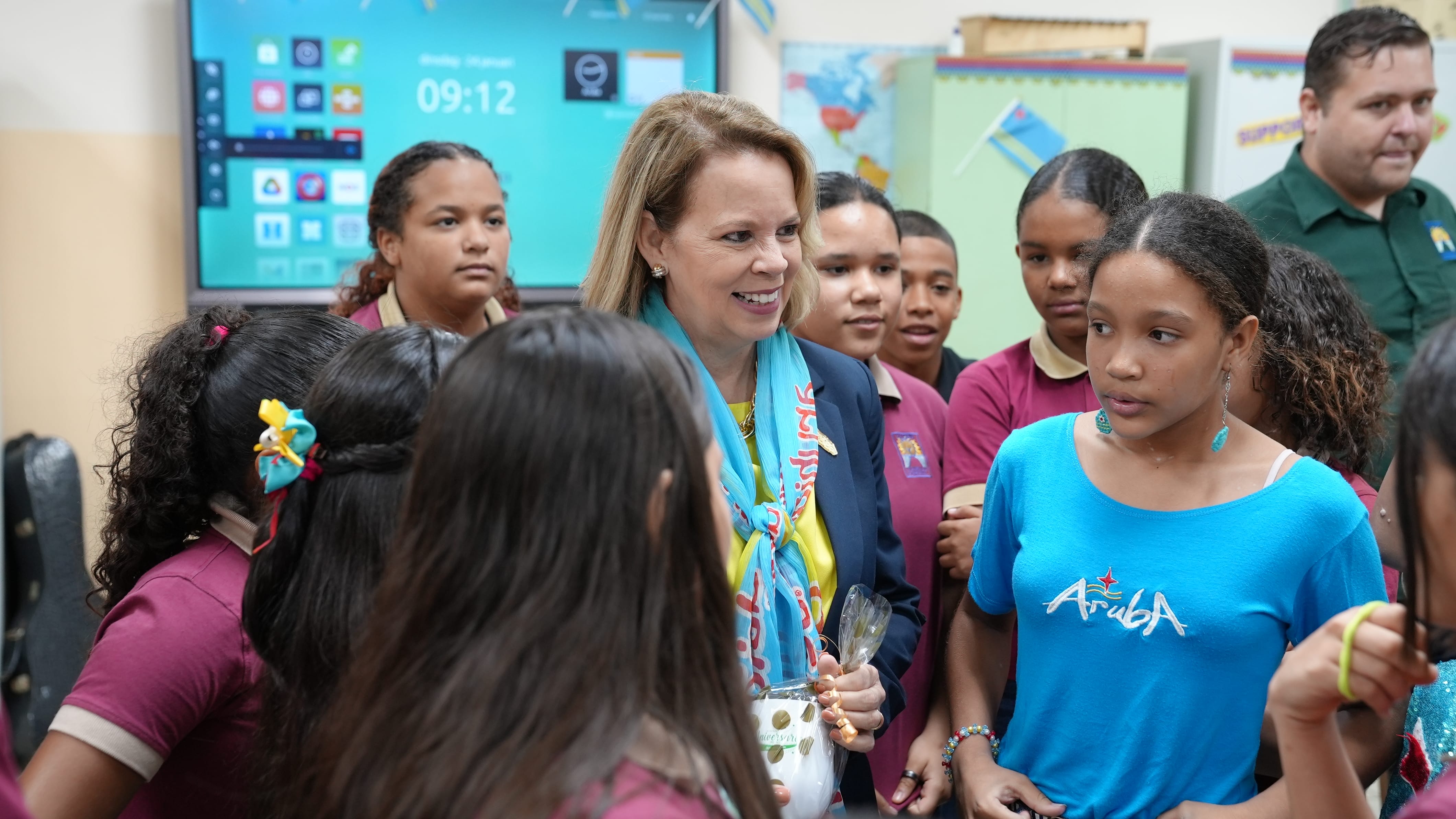 Prome Ministro Cu Deseo Di Exito Pa E Aña Escolar Nobo