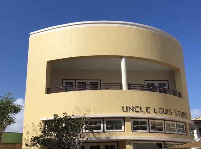 Por vota online pa yuda Monumento di Uncle Louis Store gana premio na Hulanda