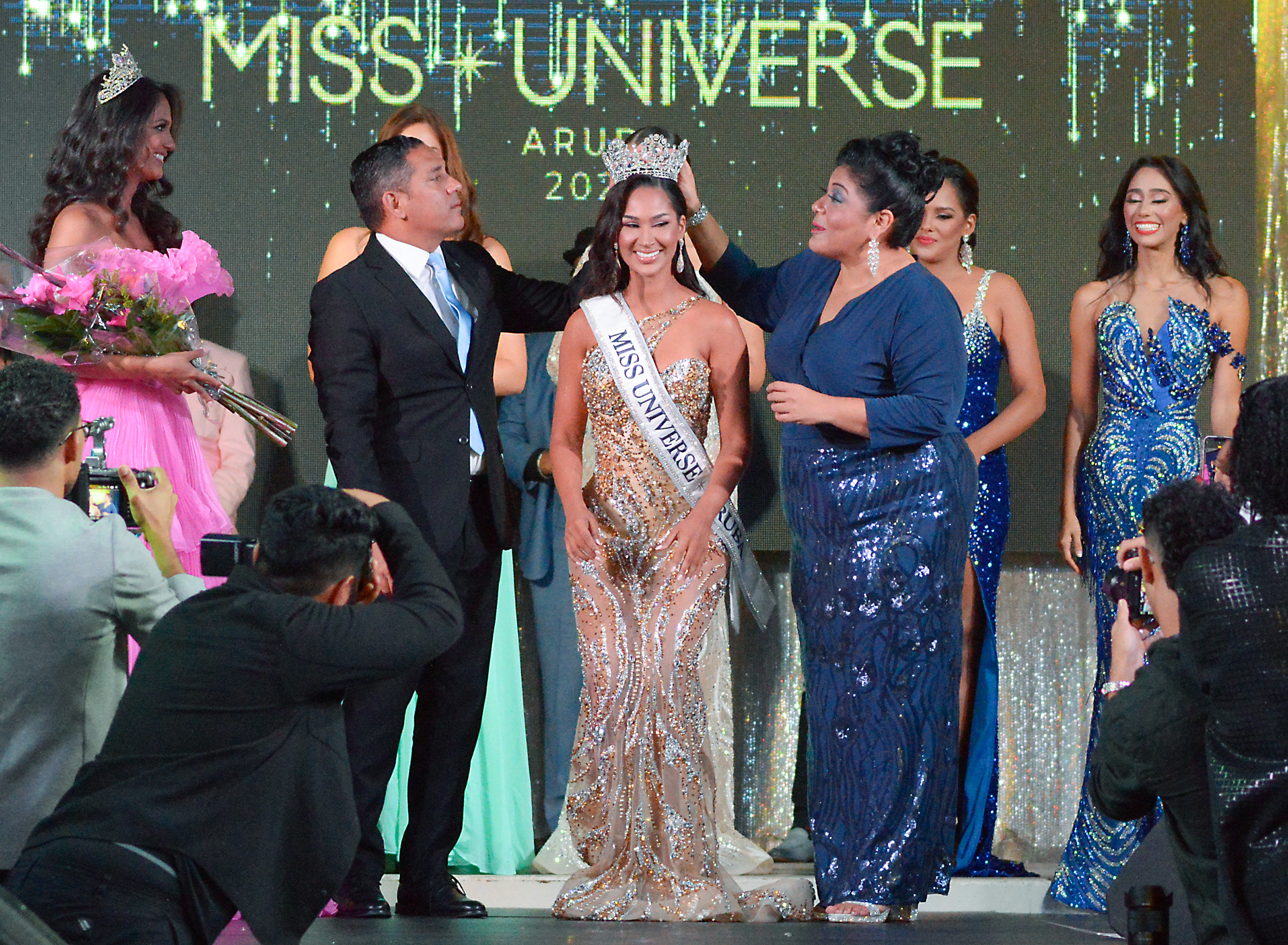 Karol Croes corona como Miss Universe Aruba 2023