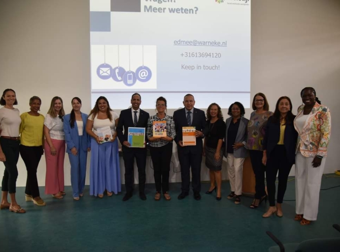 Docentenan di Deporte ta participa den training den cuadro di e programa Scol Saludabel