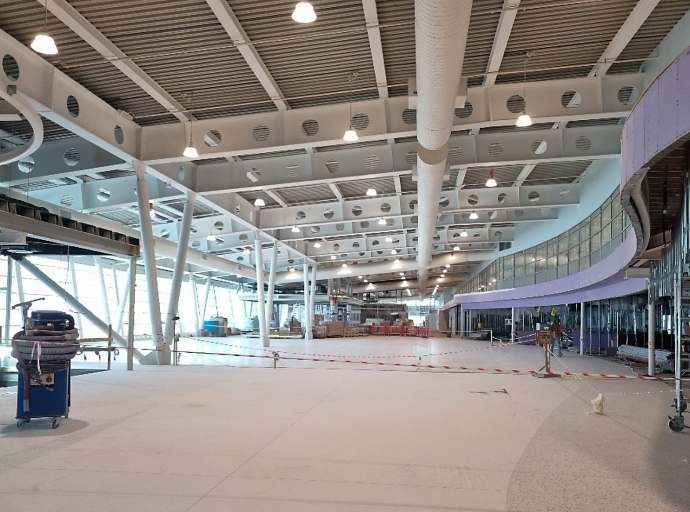 Aeropuerto di St. Maarten casi cla cu su sala nobo di salida