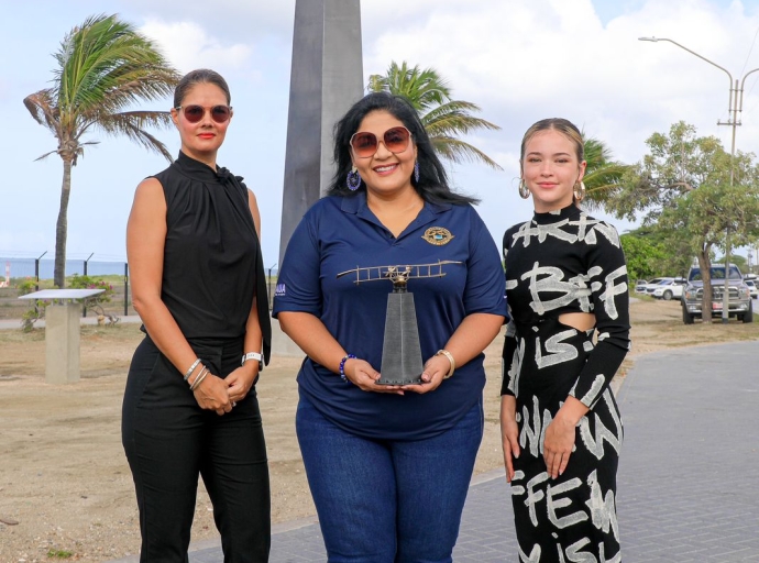 Obra di arte publico '100 aña di Aviacion' ta pa recorda e importancia di aviacion pa e desaroyo di Aruba