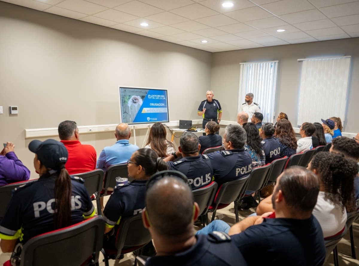 Stakeholdernan a reuni pa haya un presentacion di Cuerpo Policial relaciona cu e Ley di Cacho   