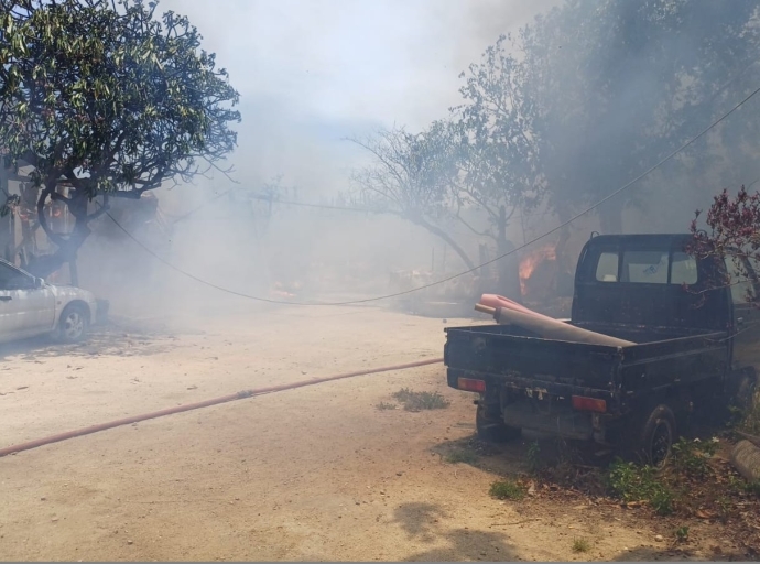 Cabayero a perde tur cos den candela di su Casita na Modanza