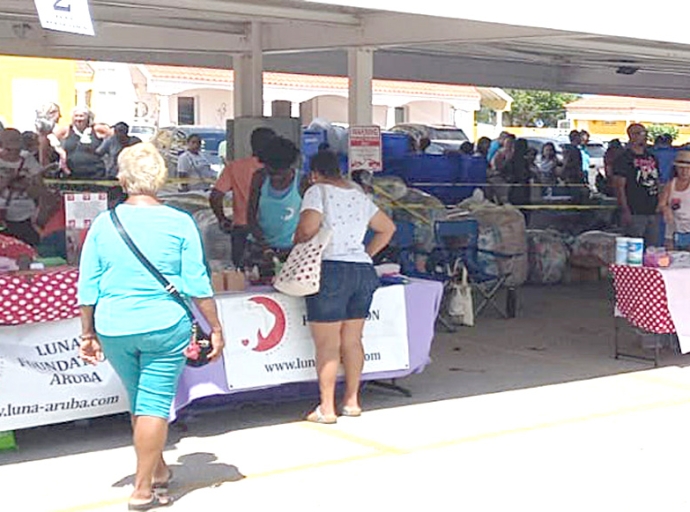 Stimami Sterilisami lo bay tene un Sidewalk Sale pa recauda fondo