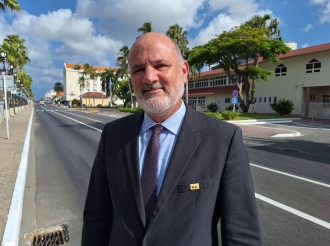 Presidente di KvK ta contento cu tin iniciativanan pa corta e burocracia na Aruba