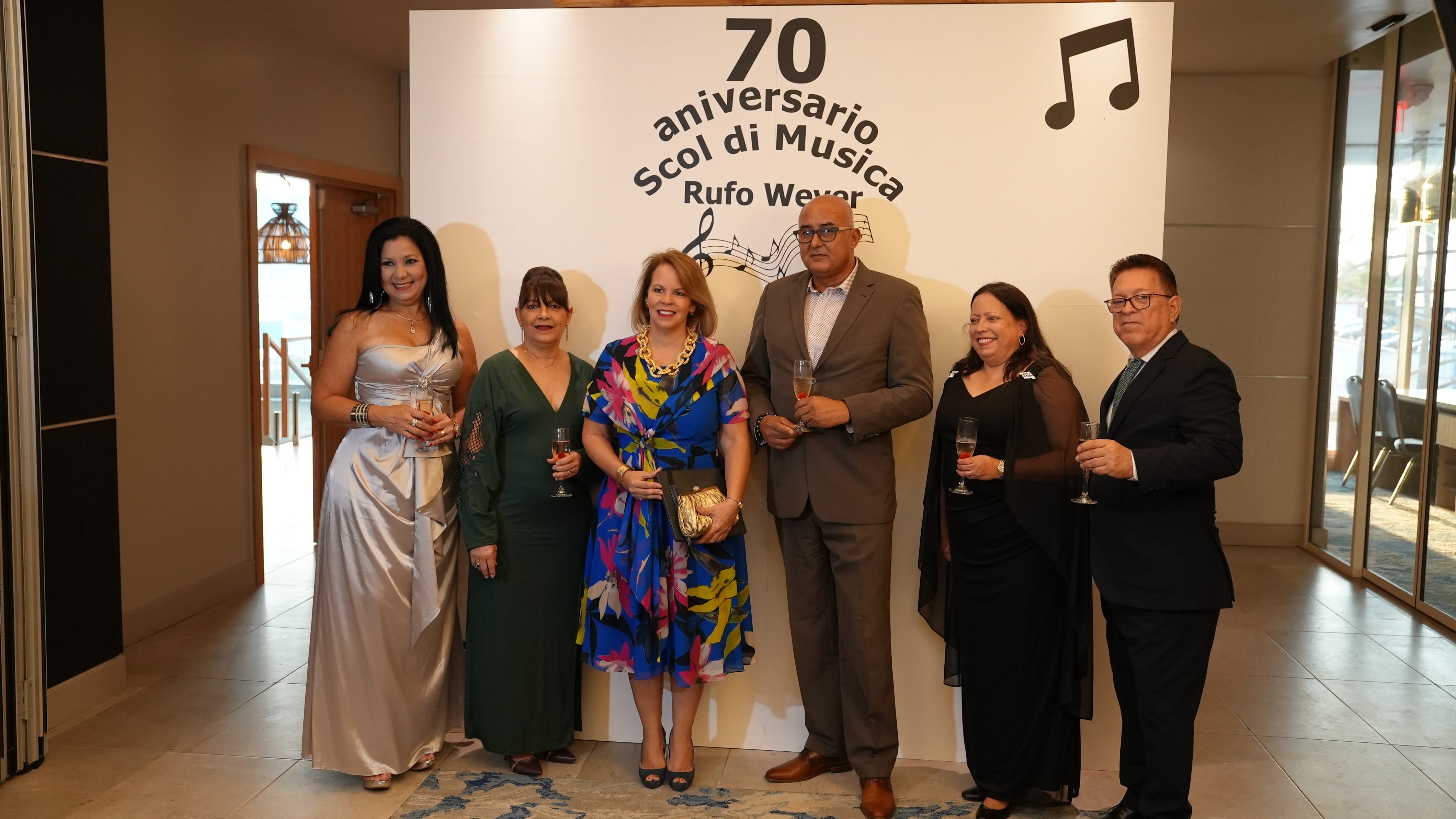 Palabranan elocuente di Prome Ministro pa 70 aña di Arubaanse Muziekschool