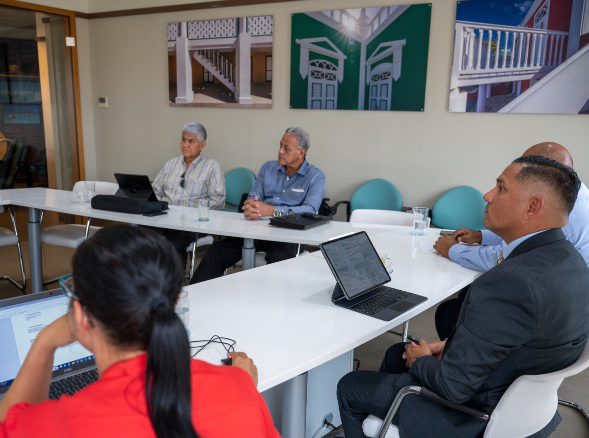 Ta promove participacion di Adulto Mayor eliminando discriminacion a base di edad den entidadnan di Gobierno