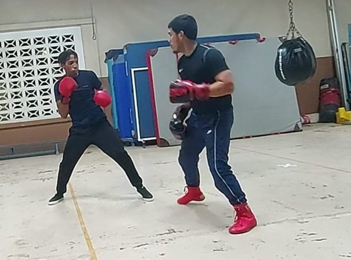 Fundacion Pariba Boxing ta presenta un anochi di pelea explosivo cu boxeador internacional di Corsou