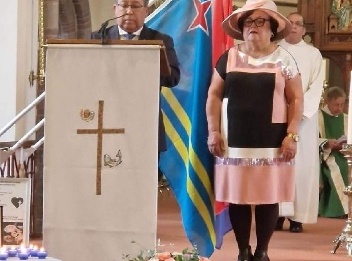  Minister Thijsen a atende misa na Papiamento na Den Bosch