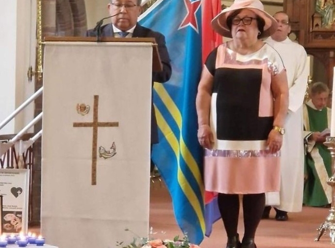  Minister Thijsen a atende misa na Papiamento na Den Bosch