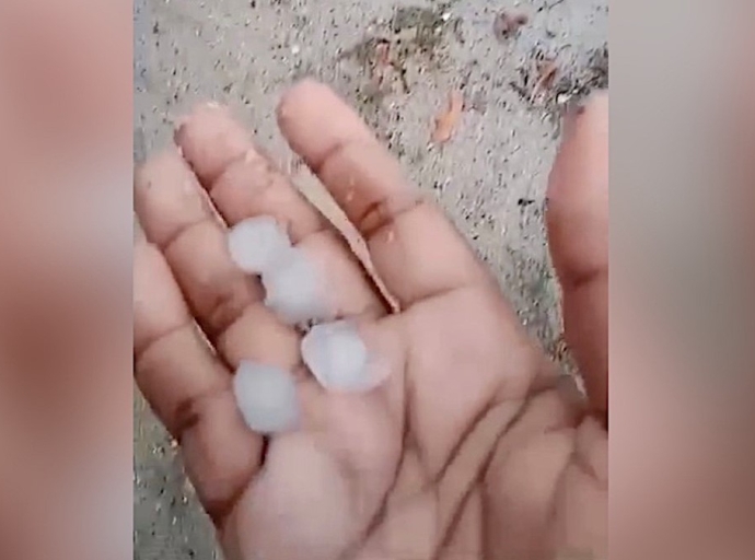 Hagel a cay na Suriname den e periodo di mas calor di aña