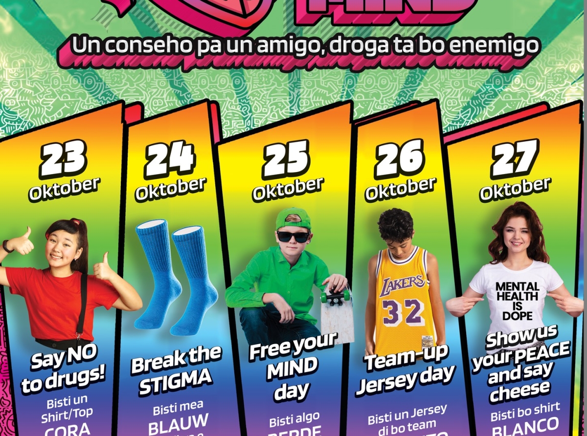 Awe muchanan di scol lo ta canando tur cu shirt cora