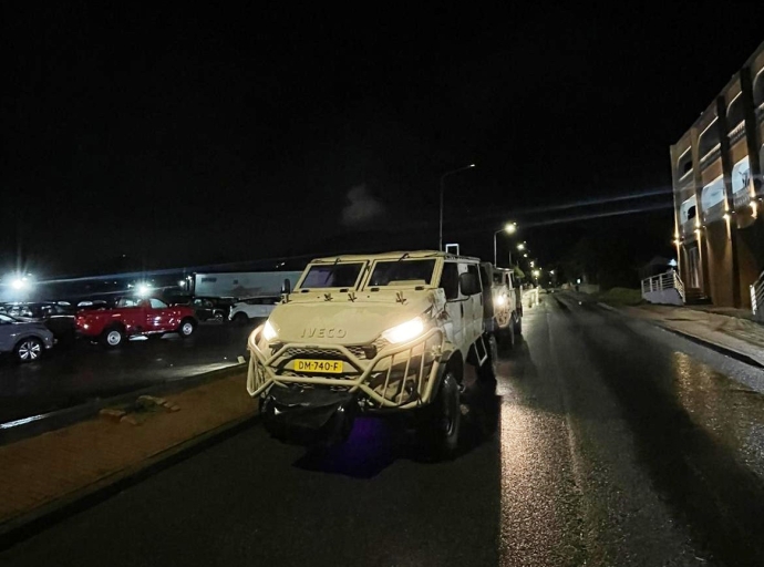 Mariniernan a bay yuda autoridadnan durante cu Horcan Tammy a pasa na St. Maarten