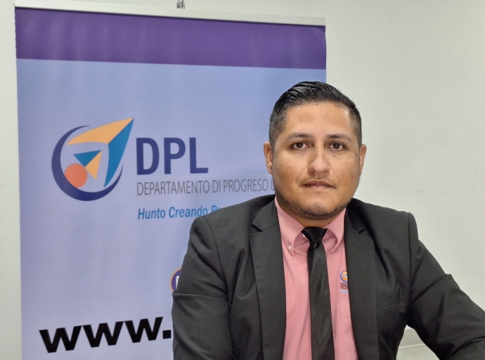 DPL a drenta den un trayecto pa yuda hende muher subi mercado laboral