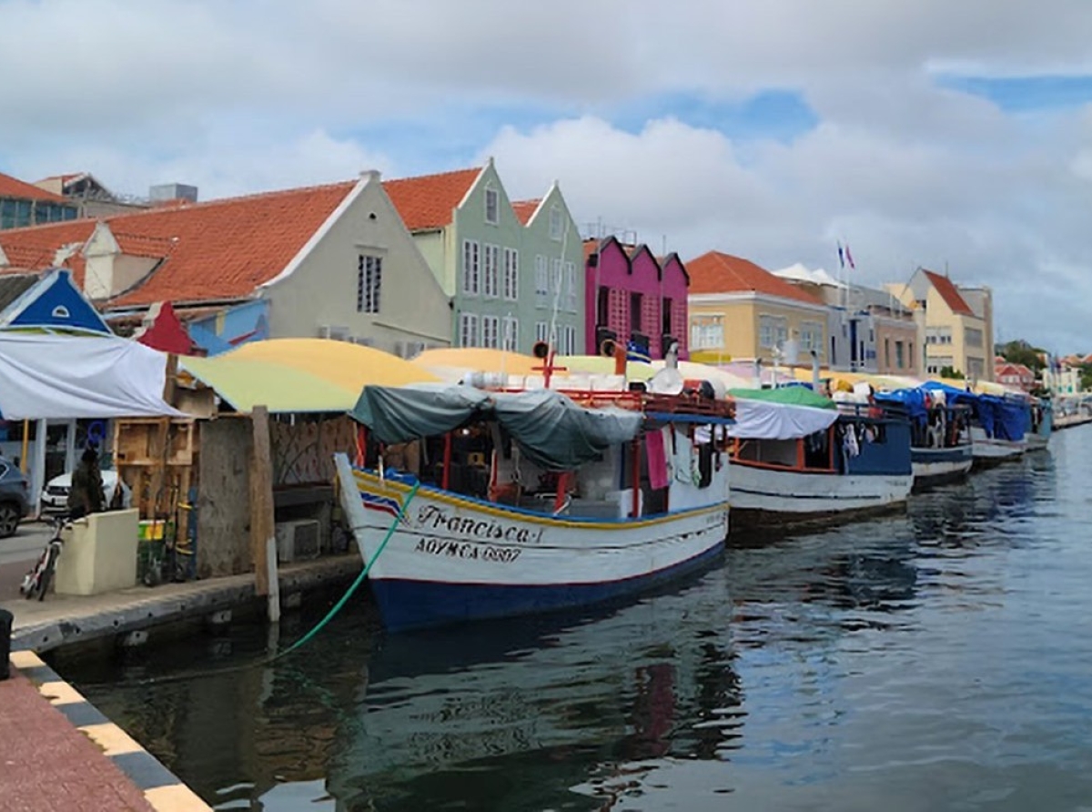 Curaçao a descubri hopi droga scondi abordo di Boto di Fruta Venezolano