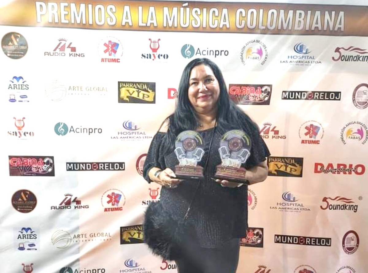 Glenda Zavala Maduro a gana dos premio den Musica Colombiano na Barranquilla