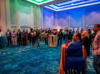 Minister Endy Croes a asisti na e 'Community Building Event' di e proyecto Bario Unico