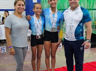 Tremendo desempeño di e gimnastanan Casey Provence y Deanah Beke na e Sudamericano di Gymnasia Artistico   