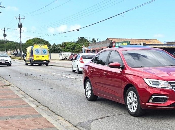 Durante accident un auto a bula di halto cay den bahada na Paradera