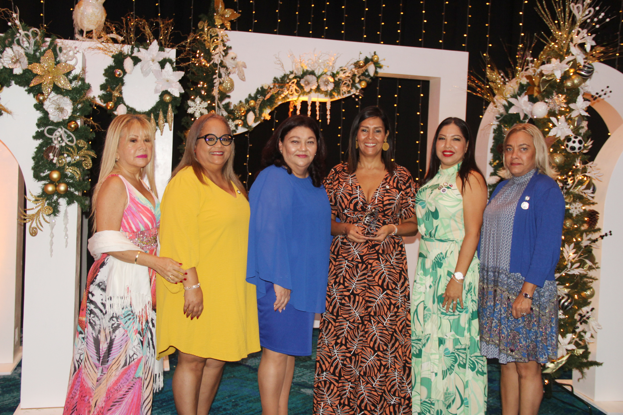 Women’s Club of Aruba a instala diez miembro nobo