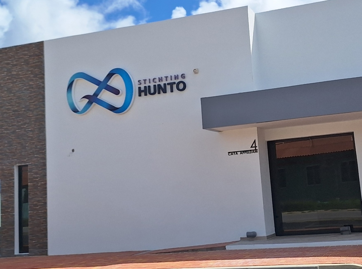 Hopi factor ta hunga un rol den e comportacion di rebeldia y violencia cerca hopi hoben