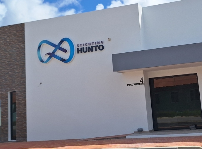 Hopi factor ta hunga un rol den e comportacion di rebeldia y violencia cerca hopi hoben